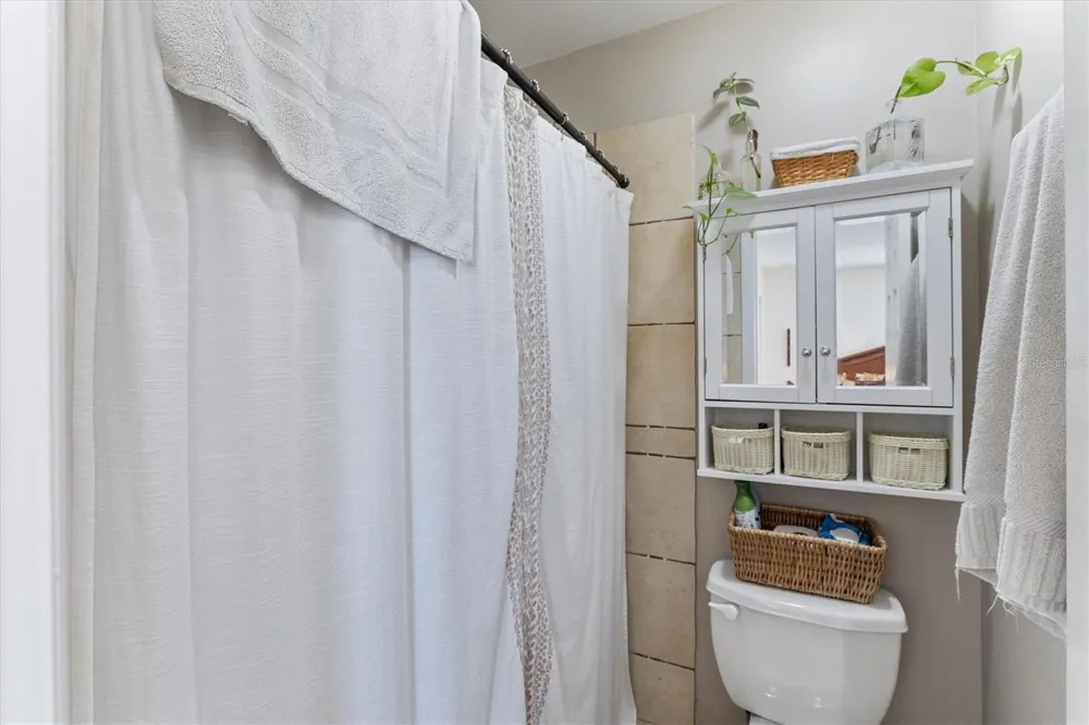 903 BYRON LANE Sarasota, FL 34243