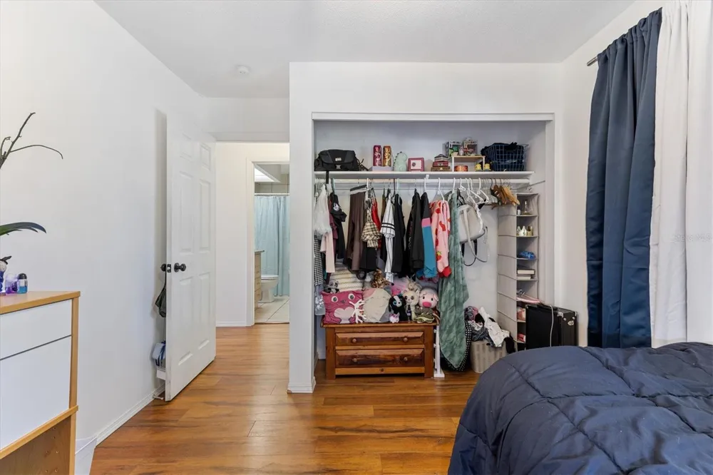 903 BYRON LANE Sarasota, FL 34243