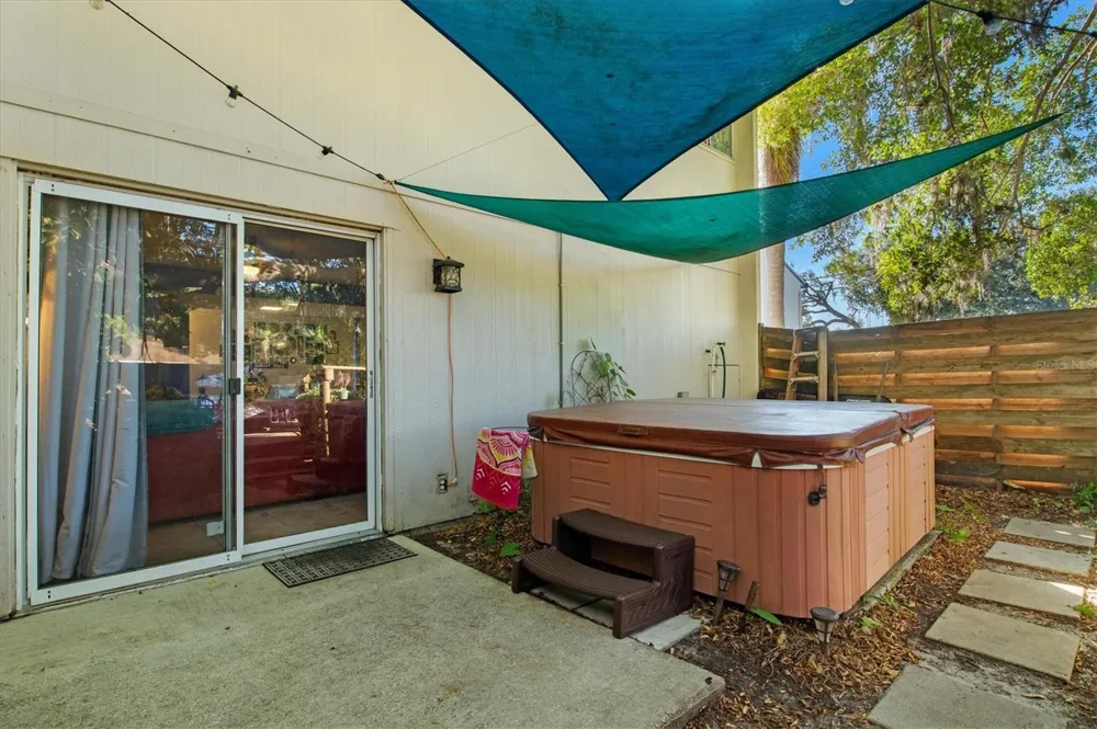 903 BYRON LANE Sarasota, FL 34243