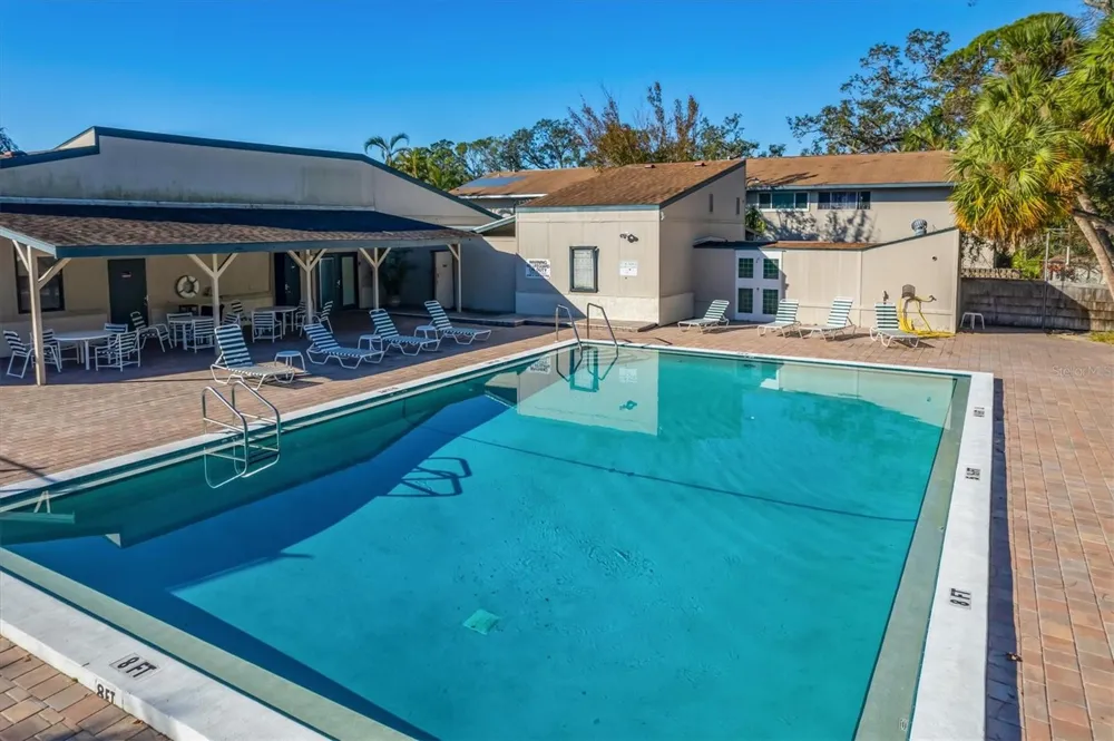 903 BYRON LANE Sarasota, FL 34243