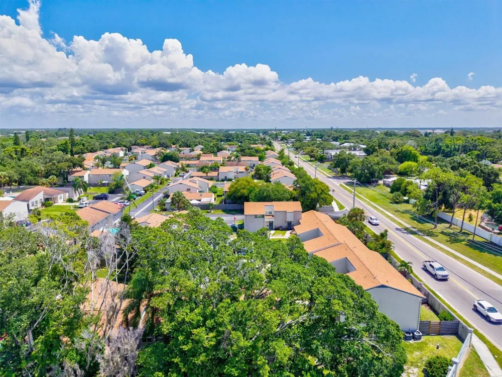 903 BYRON LANE Sarasota, FL 34243
