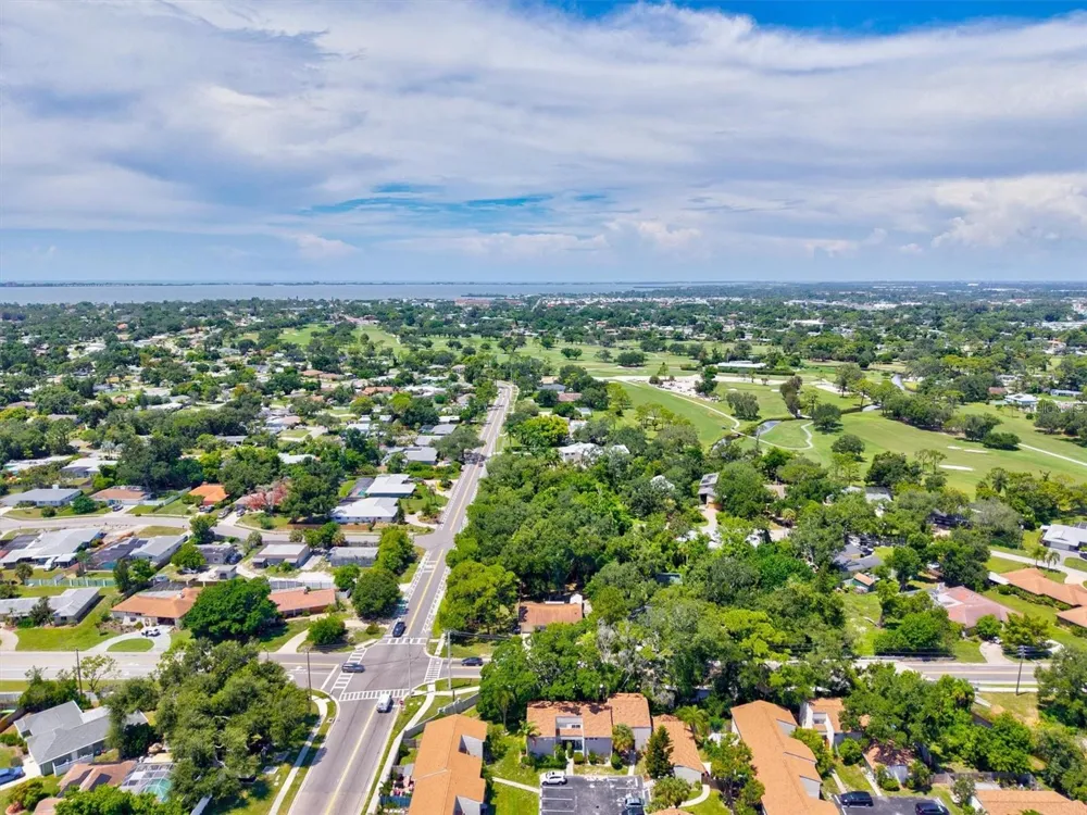 903 BYRON LANE Sarasota, FL 34243