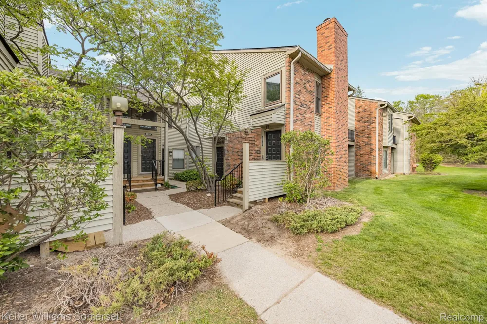 20745 Indian Creek Drive Farmington Hills City, MI 48335