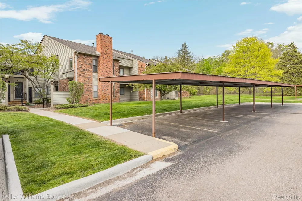 20745 Indian Creek Drive Farmington Hills City, MI 48335