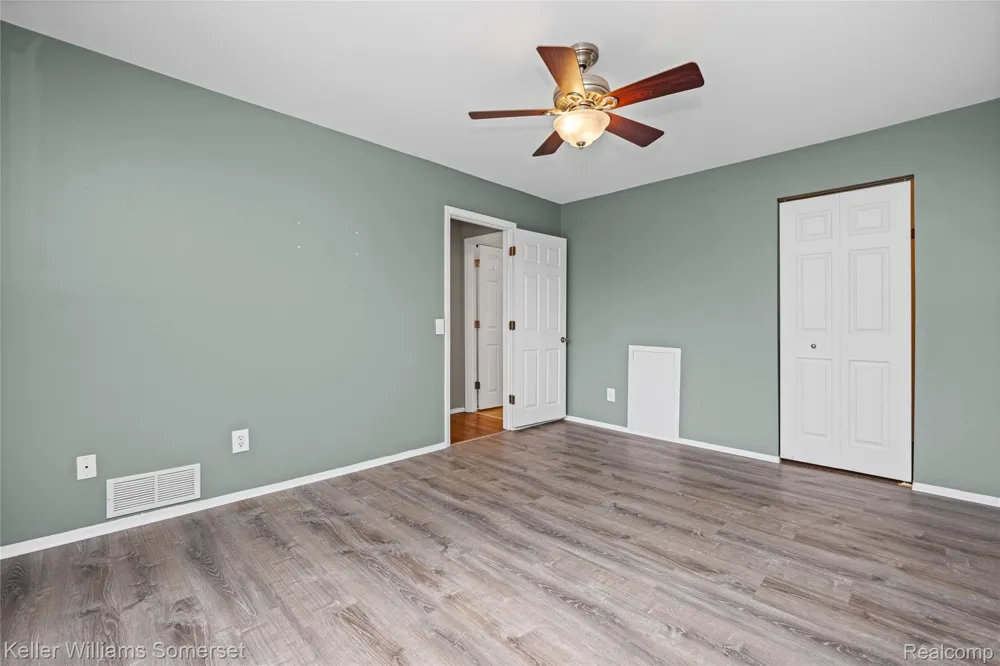 20745 Indian Creek Drive Farmington Hills City, MI 48335