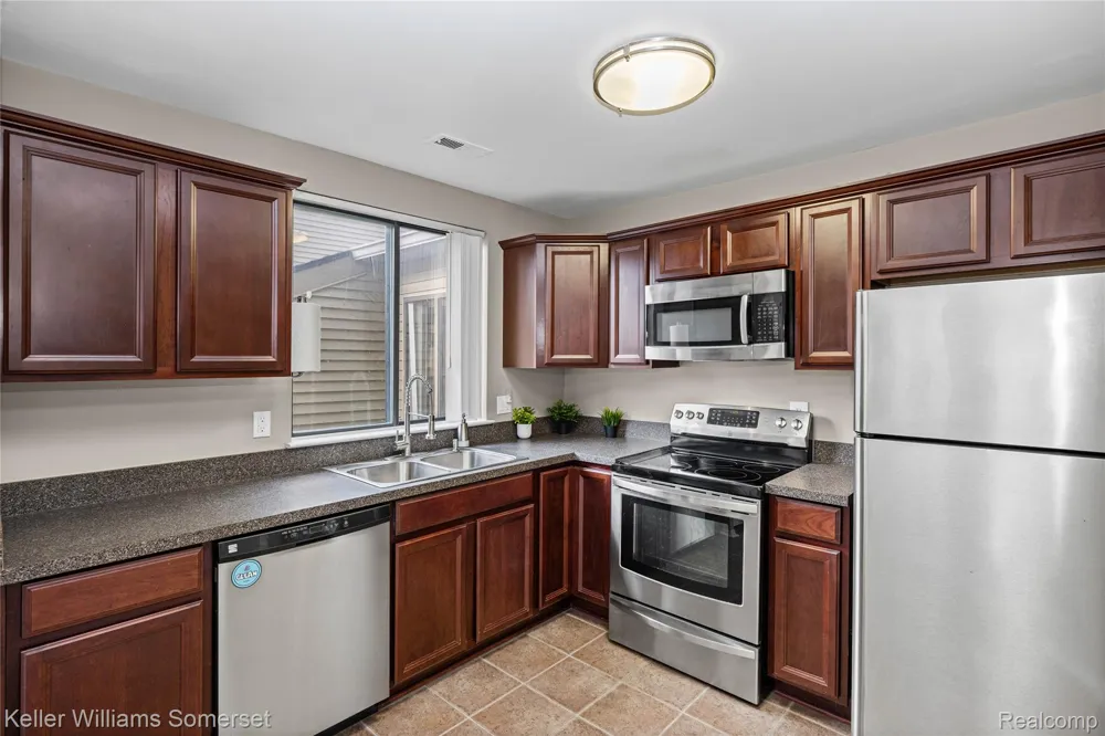 20745 Indian Creek Drive Farmington Hills City, MI 48335