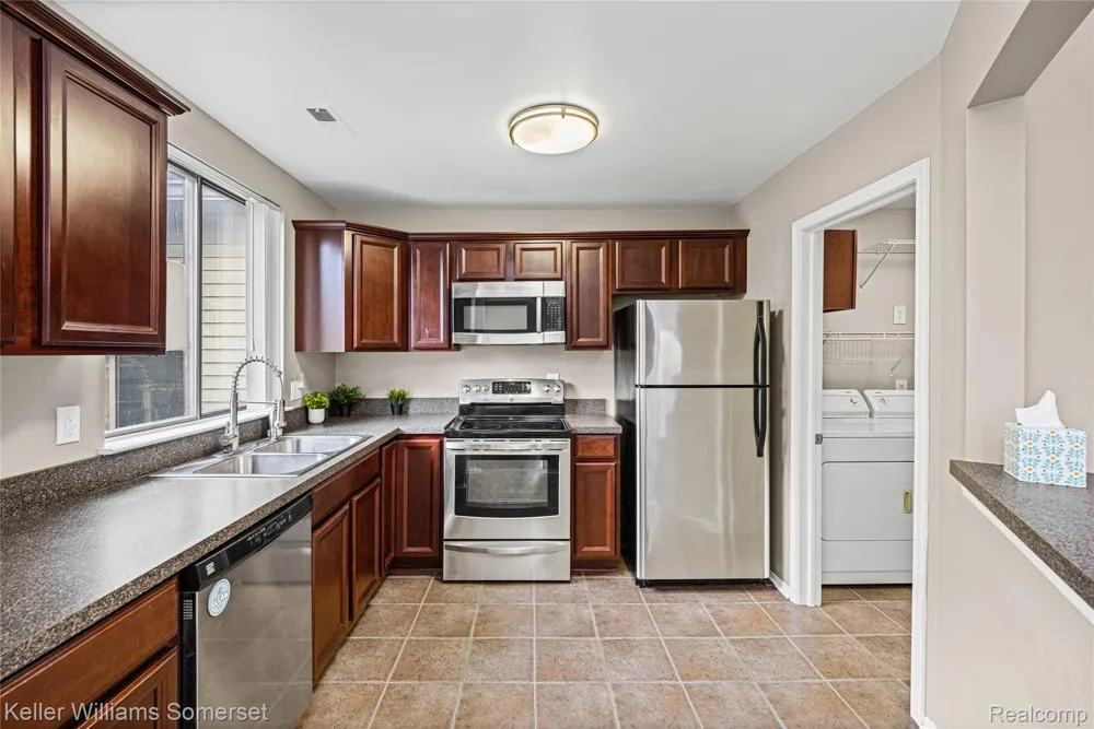 20745 Indian Creek Drive Farmington Hills City, MI 48335