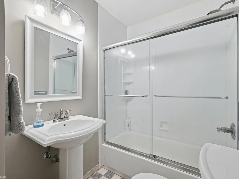 1308 Donald Avenue Royal Oak City, MI 48073