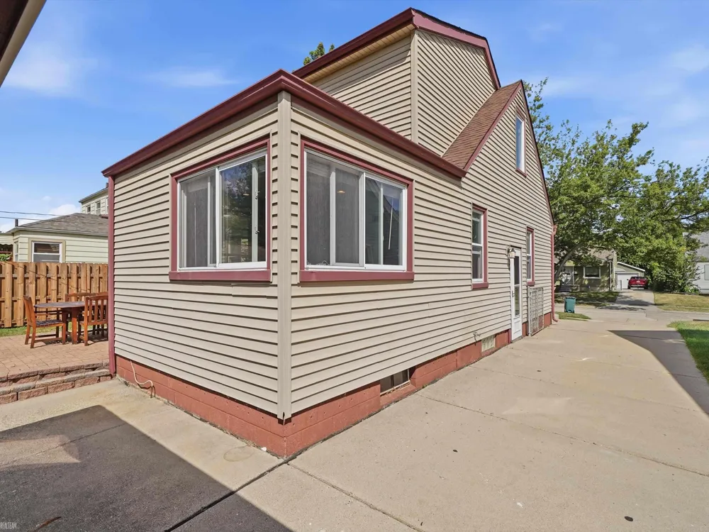 1308 Donald Avenue Royal Oak City, MI 48073