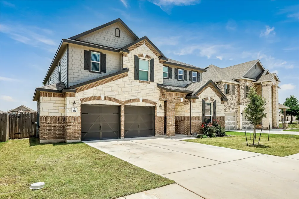 140 Auburn Street Kyle, TX 78640