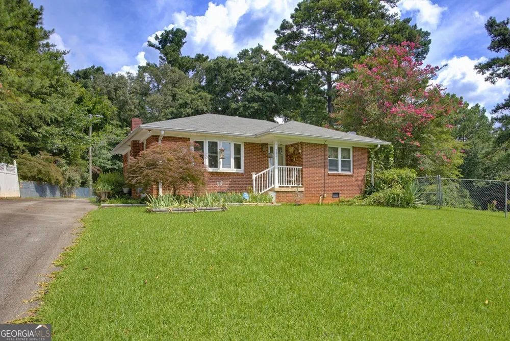 2421 Maner RD SE Atlanta, GA 30339