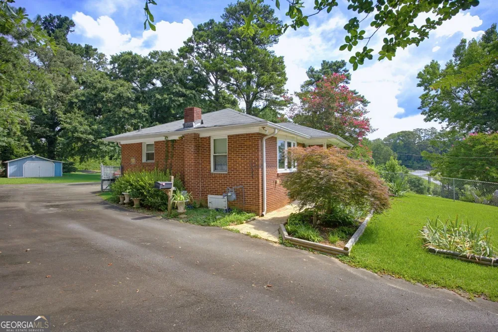 2421 Maner RD SE Atlanta, GA 30339
