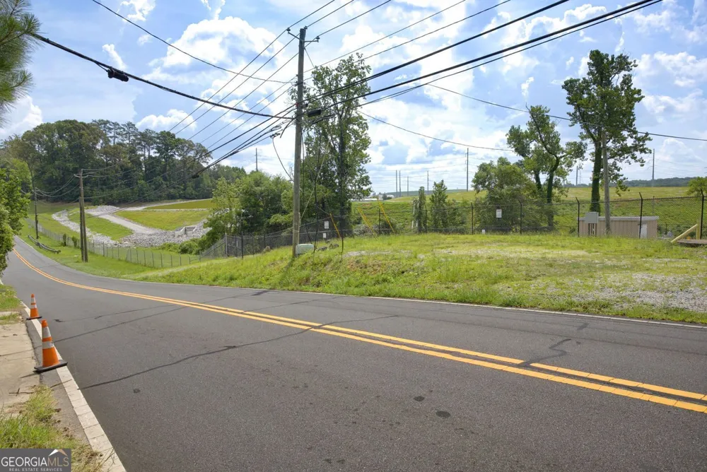 2421 Maner RD SE Atlanta, GA 30339