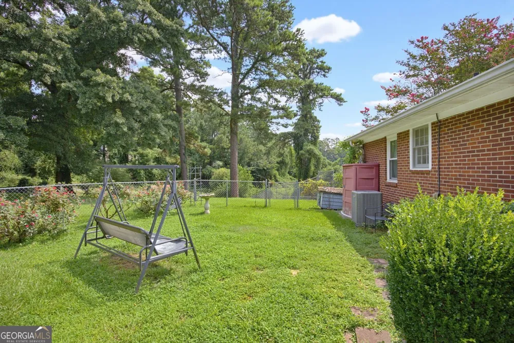 2421 Maner RD SE Atlanta, GA 30339