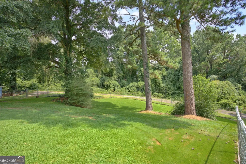 2421 Maner RD SE Atlanta, GA 30339