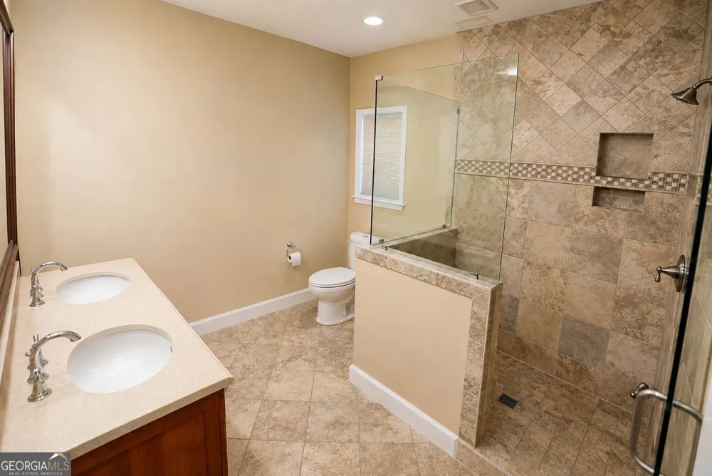1820 N Chestnut Grove DR Marietta, GA 30066