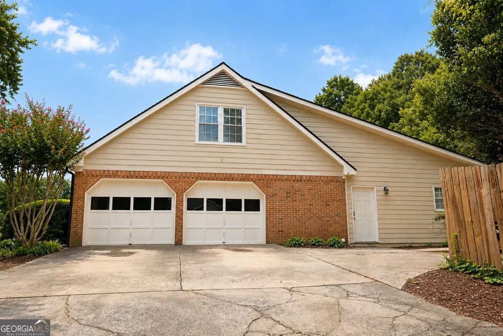 1820 N Chestnut Grove DR Marietta, GA 30066