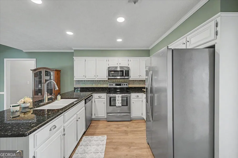 1820 N Chestnut Grove DR Marietta, GA 30066