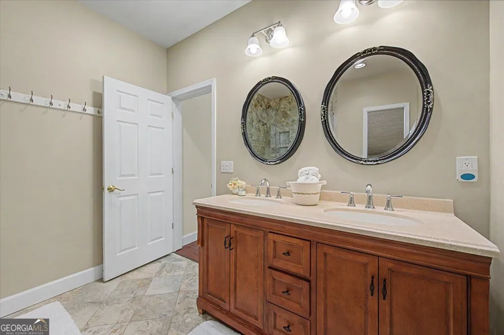 1820 N Chestnut Grove DR Marietta, GA 30066