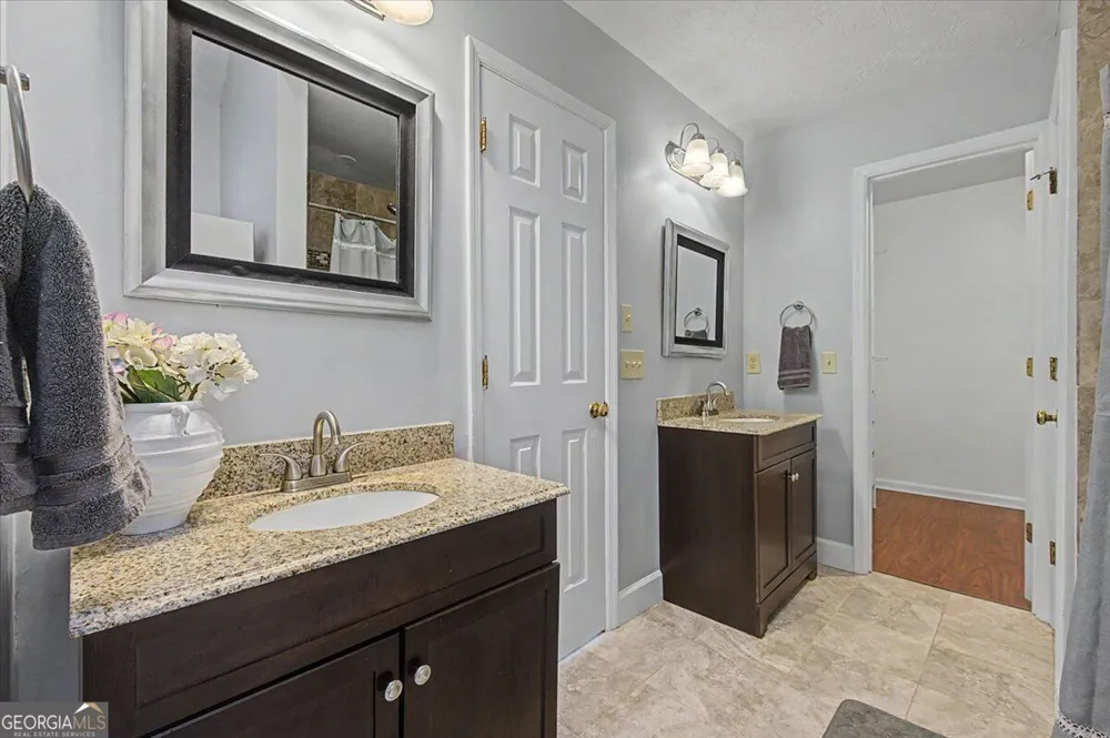 1820 N Chestnut Grove DR Marietta, GA 30066