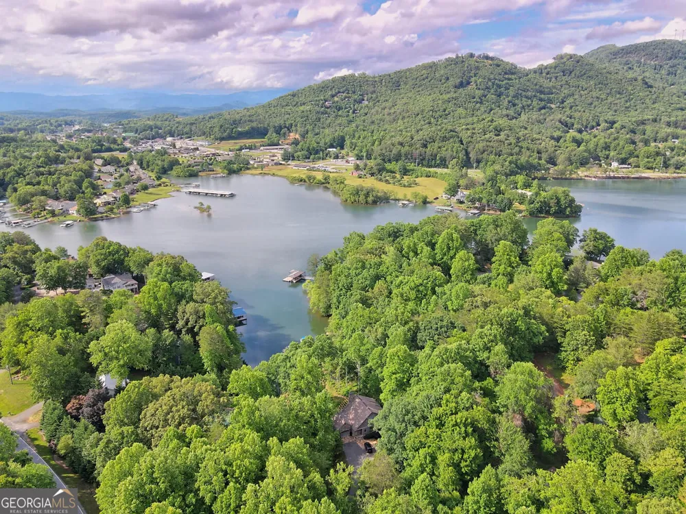 1189 Sunnyside RD Hiawassee, GA 30546