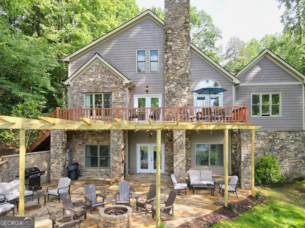 1189 Sunnyside RD Hiawassee, GA 30546