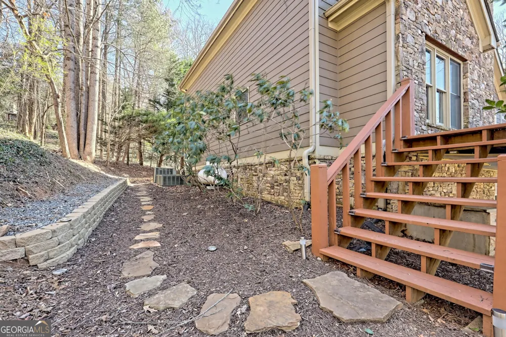 1189 Sunnyside RD Hiawassee, GA 30546
