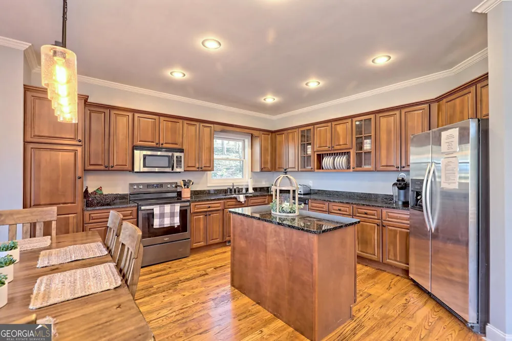 1189 Sunnyside RD Hiawassee, GA 30546
