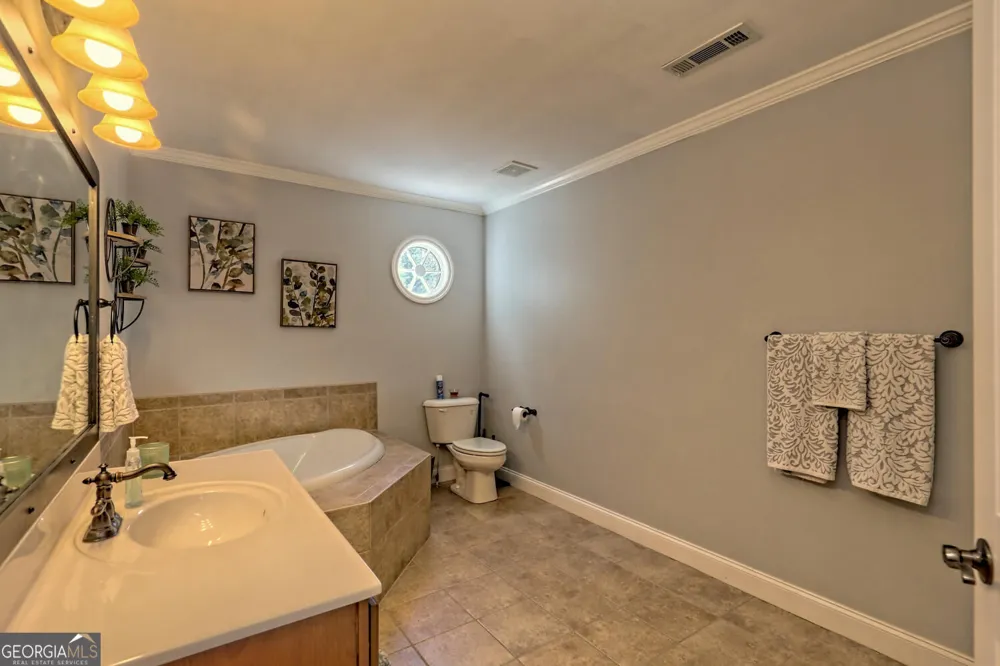 1189 Sunnyside RD Hiawassee, GA 30546