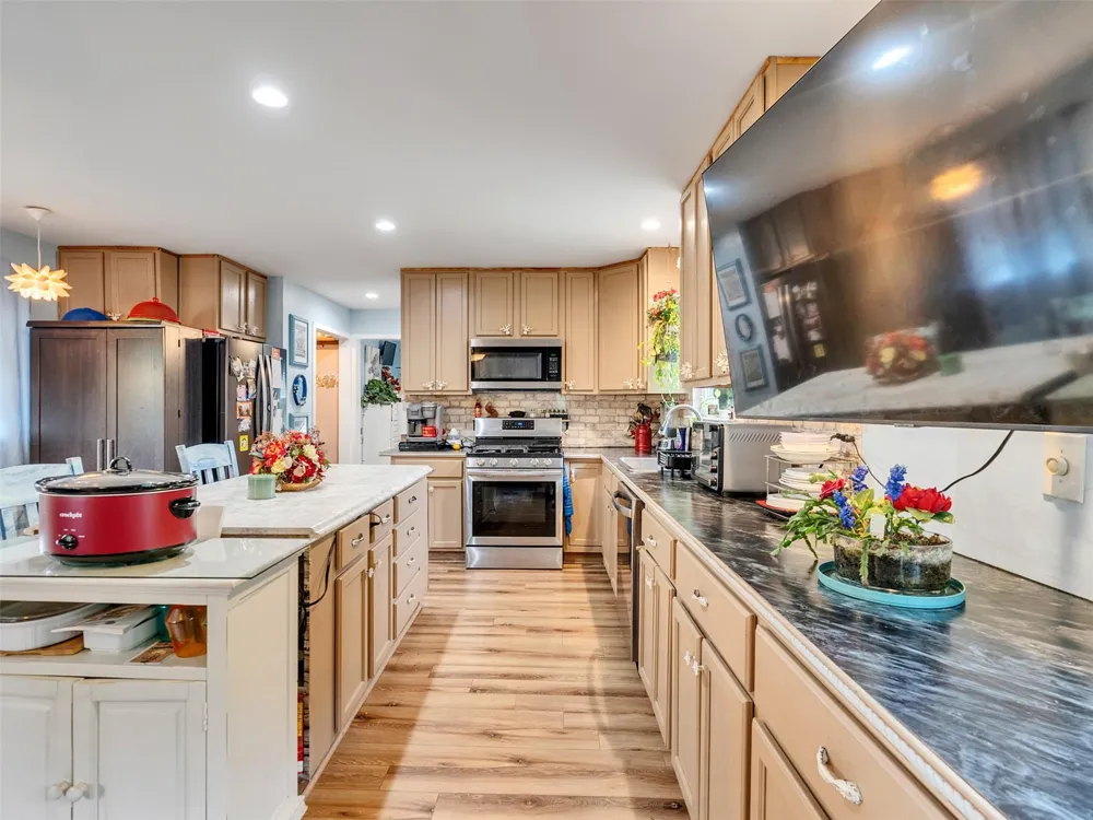 2616 Avenue H Dickinson, TX 77539