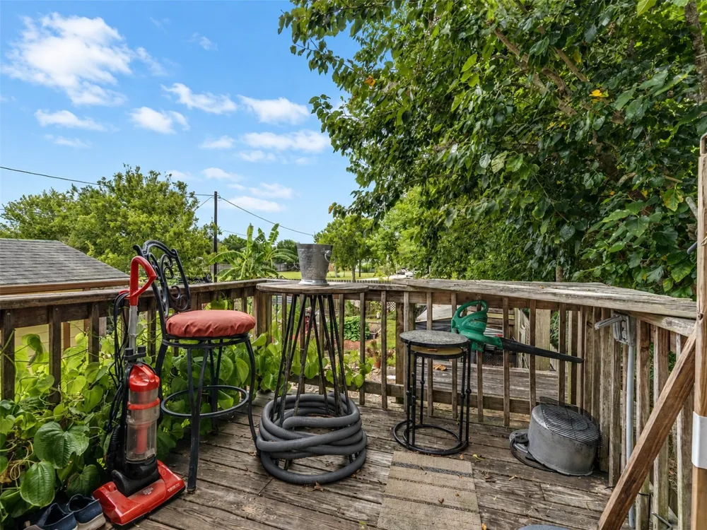 2616 Avenue H Dickinson, TX 77539
