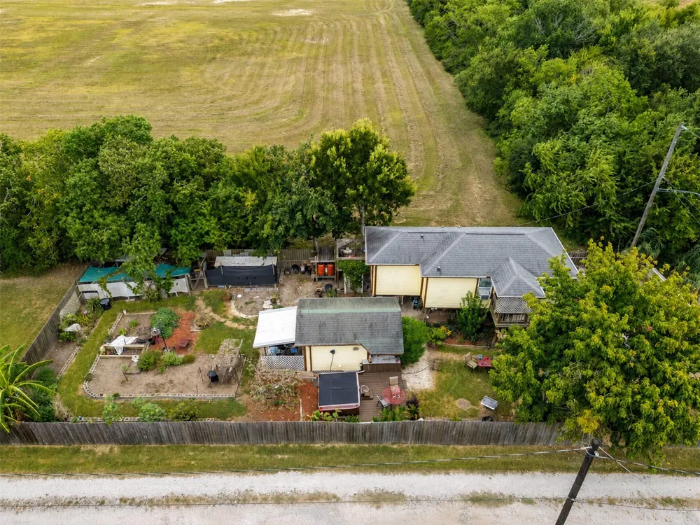 2616 Avenue H Dickinson, TX 77539
