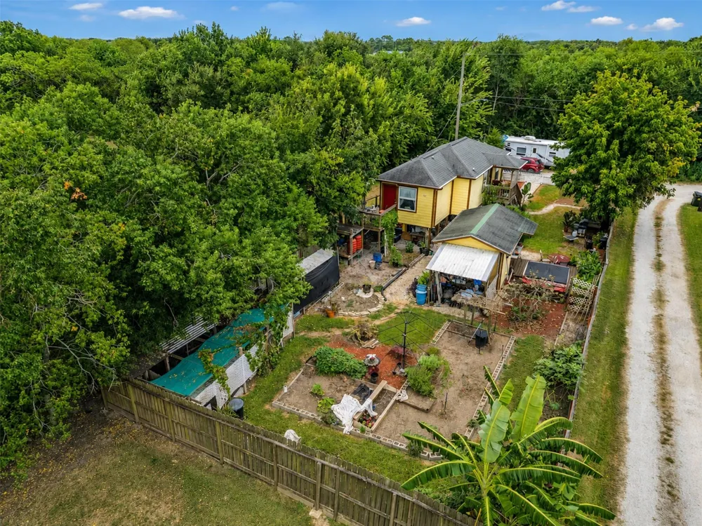 2616 Avenue H Dickinson, TX 77539