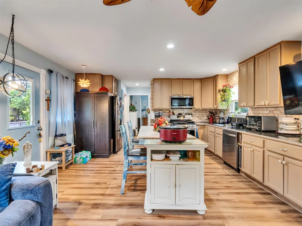 2616 Avenue H Dickinson, TX 77539