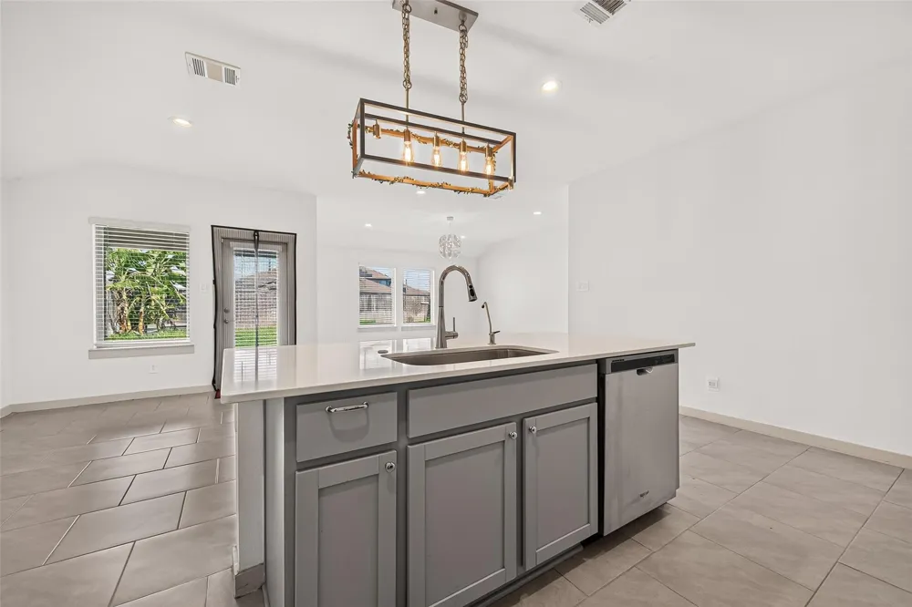3943 Canyon Shore Lane Missouri City, TX 77459