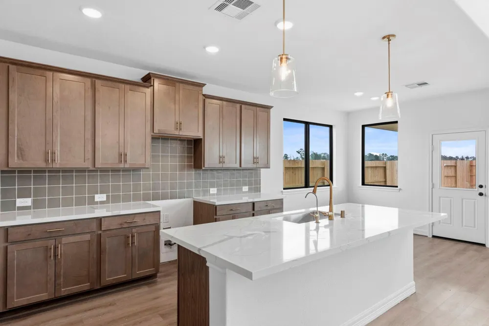 14806 Mission Avenue Mont Belvieu, TX 77523