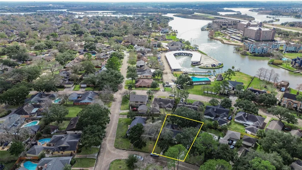 18230 Caprice Lane Houston, TX 77058
