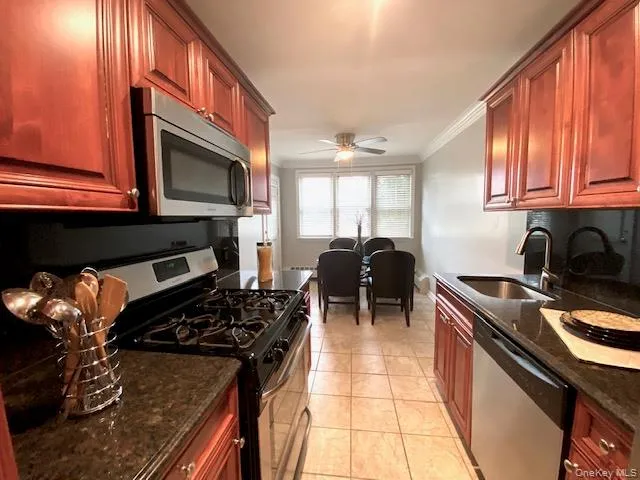 69 Prospect Avenue #11P Hewlett, NY 11557