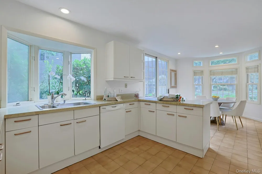 12 Westhaven Lane White Plains, NY 10605