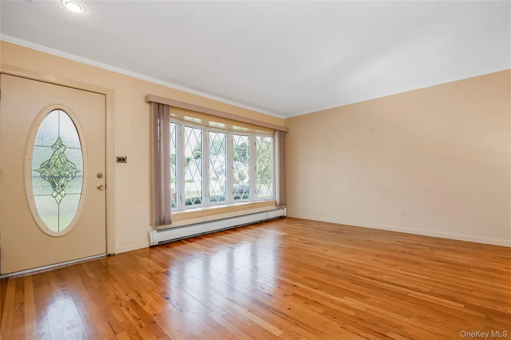 874 Alan Drive Wantagh, NY 11793