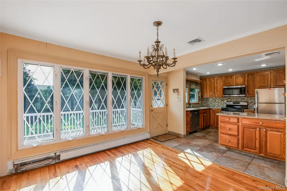 874 Alan Drive Wantagh, NY 11793