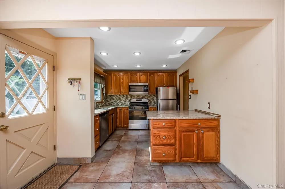 874 Alan Drive Wantagh, NY 11793