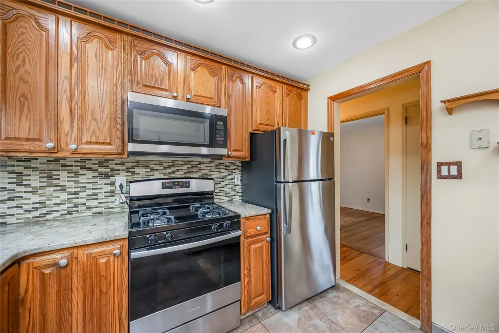 874 Alan Drive Wantagh, NY 11793