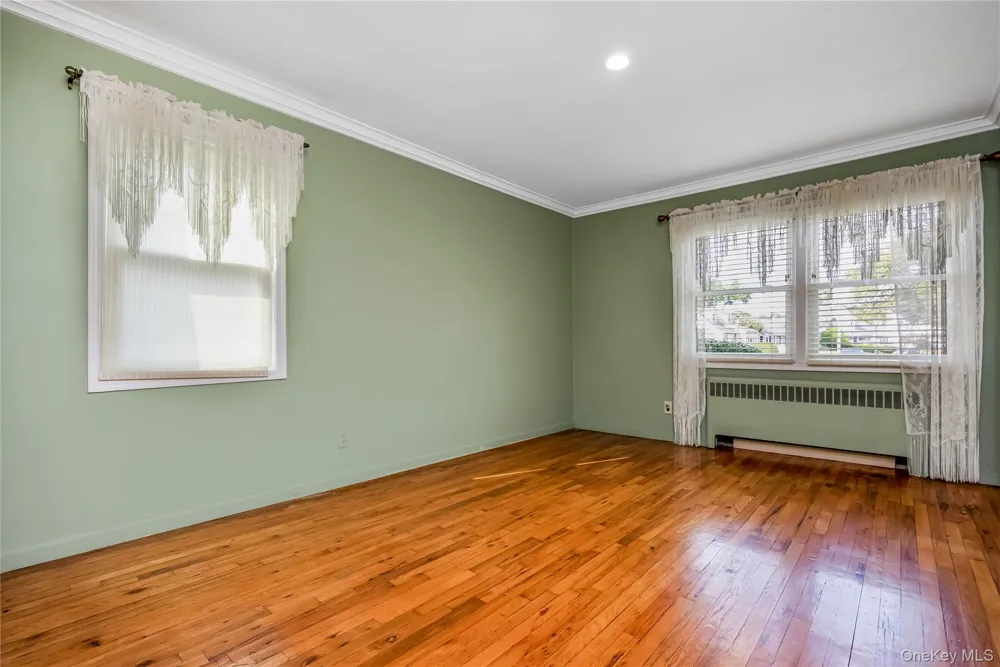 874 Alan Drive Wantagh, NY 11793