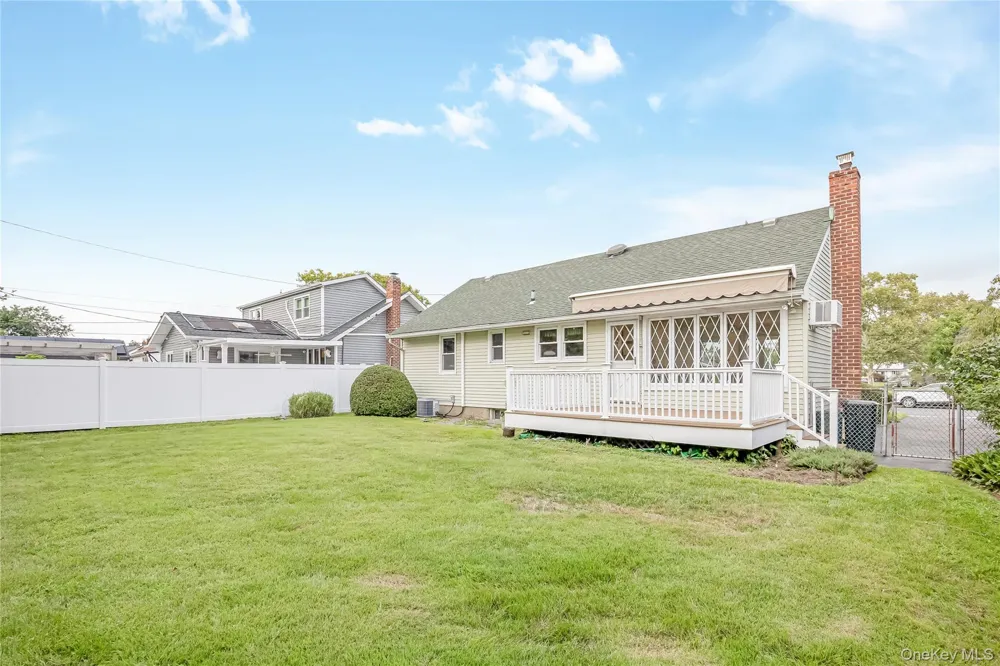 874 Alan Drive Wantagh, NY 11793