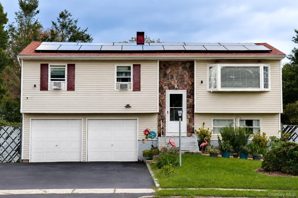 37 Island Avenue Brentwood, NY 11717