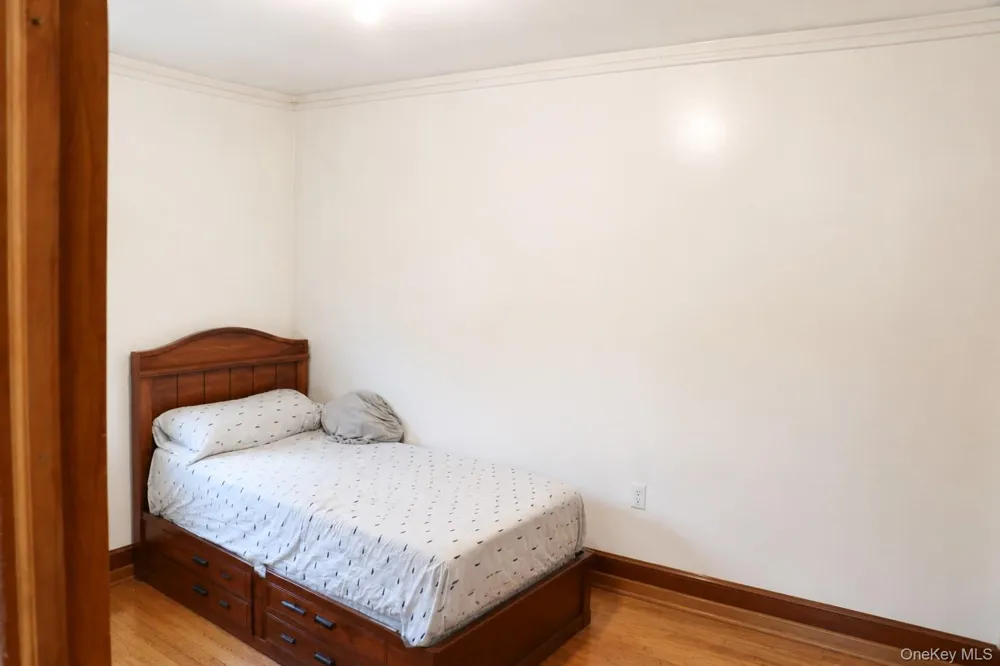37 Island Avenue Brentwood, NY 11717