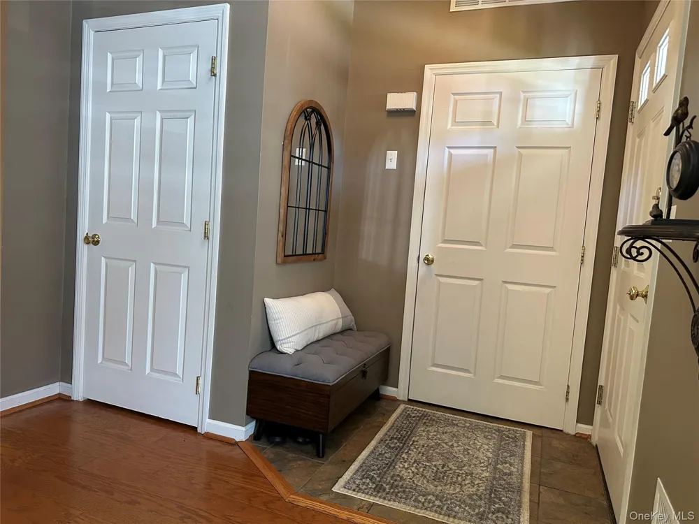 33 Daremy Circle Medford, NY 11763