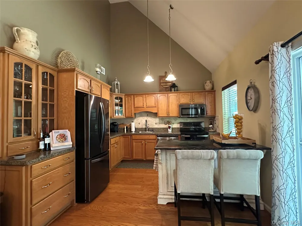 33 Daremy Circle Medford, NY 11763