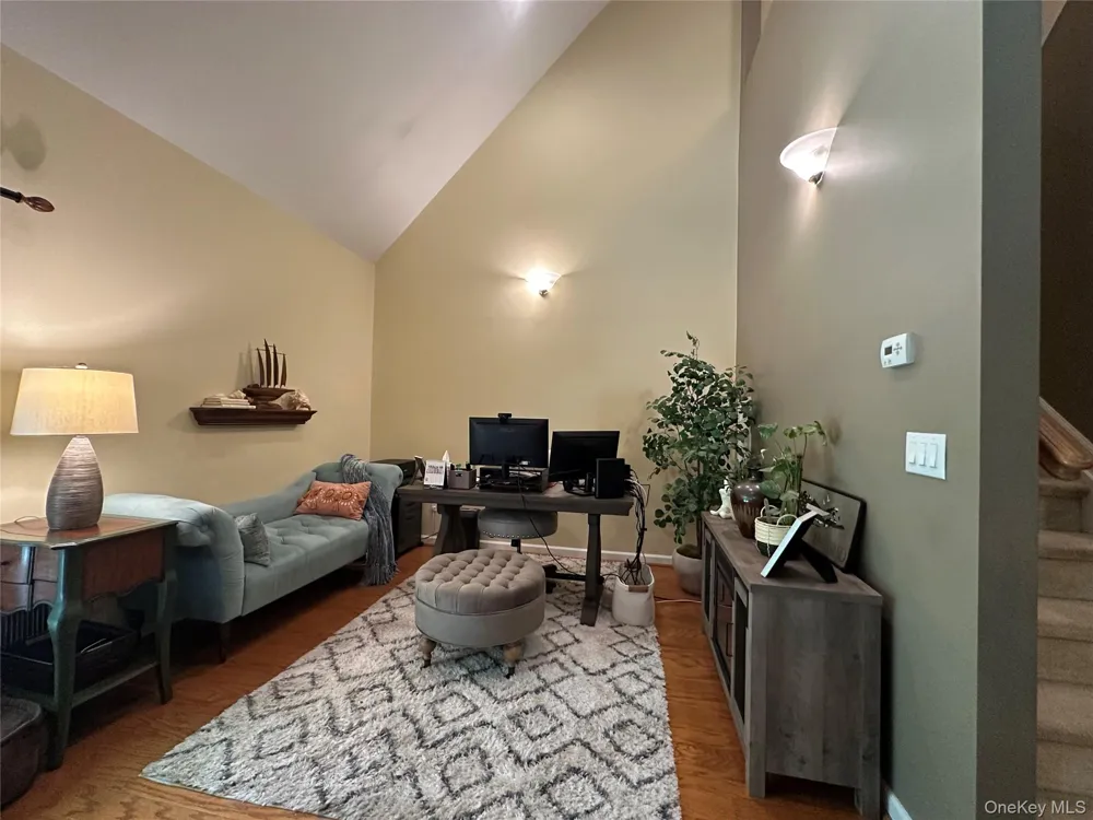 33 Daremy Circle Medford, NY 11763